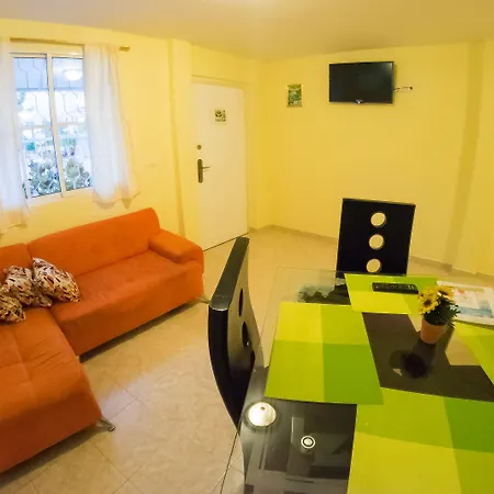 Apartamento De *
